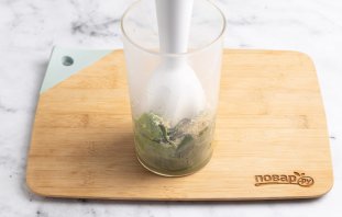 Салат из капусты с зеленой заправкой Салат из капусты с зеленой заправкой