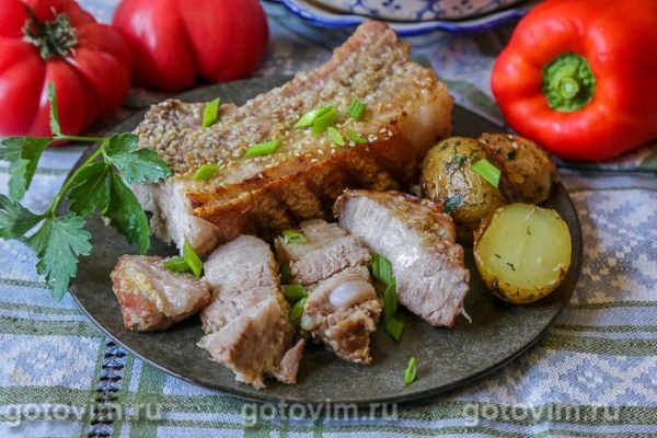 Свиная грудинка в кунжуте, запеченная в рукаве