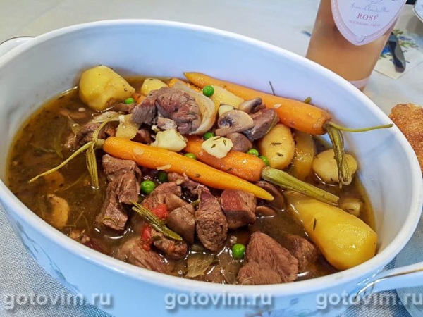 Баранина, тушенная с лавандой по-провански