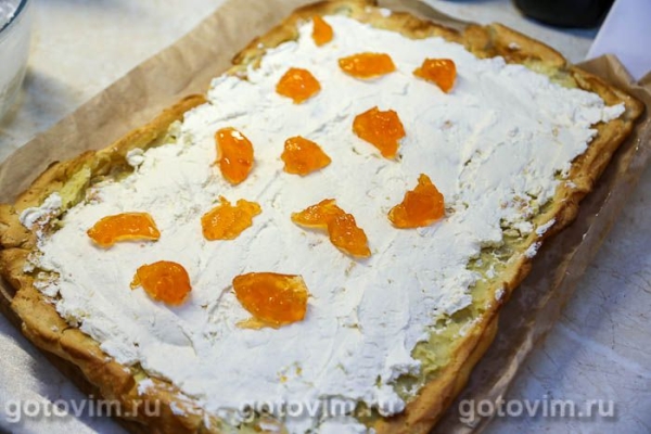 Рулет Карпатка из заварного теста с кремом и джемом