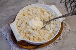 Салат с копченой курицей, черносливом и грецкими орехами Салат с копченой курицей, черносливом и грецкими орехами