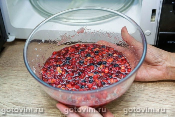 Земляничное варенье с черникой в микроволновке Земляничное варенье с черникой в микроволновке