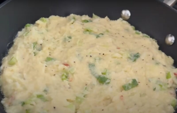 Вкуснее любого хлеба. Беру картофельное пюре и 1 яйцо: простой рецепт ароматной лепёшки Вкуснее любого хлеба. Беру картофельное пюре и 1 яйцо: простой рецепт ароматной лепёшки