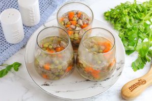 Заливное "Провансаль" из говядины Заливное "Провансаль" из говядины