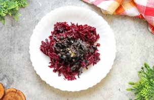 Свекла с черносливом