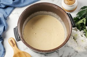 Бисквит на кипятке в мультиварке Бисквит на кипятке в мультиварке