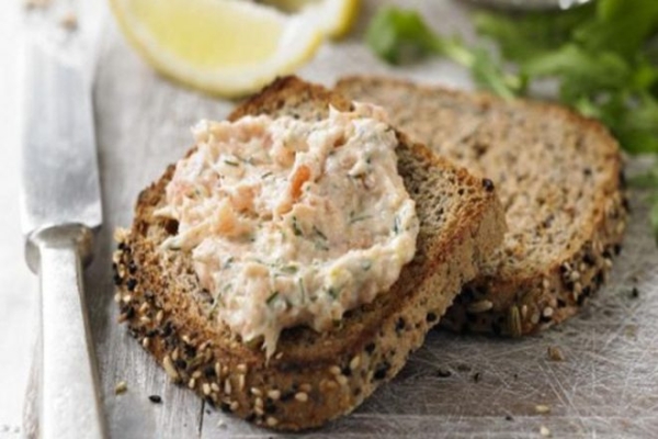 Паштет из сельди с творогом, маслом и орехами Паштет из сельди с творогом, маслом и орехами