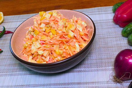 Салат с крабовыми палочками Салат с крабовыми палочками