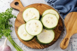 Кабачки с фаршем, чесноком и сыром Кабачки с фаршем, чесноком и сыром