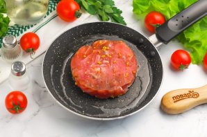 Стейк из тунца на сковороде Стейк из тунца на сковороде