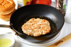 Куриные бургеры
