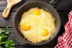Яичница с сыром