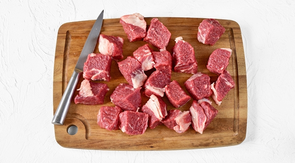 Тушеная говяжья лопатка, пошаговый рецепт с фото на 404 ккал