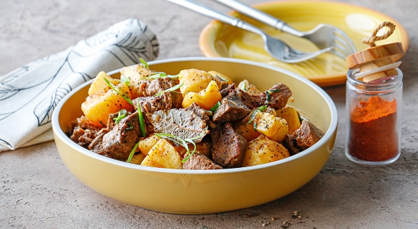 Говяжья вырезка с картошкой, пошаговый рецепт с фото на 493 ккал Говяжья вырезка с картошкой, пошаговый рецепт с фото на 493 ккал