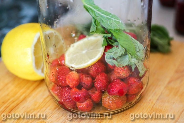 Компот мохито с клубникой, мятой и лимоном (на зиму) Компот мохито с клубникой, мятой и лимоном (на зиму)