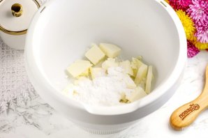 Бисквитный торт с кремом из сгущенки