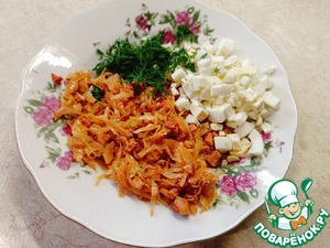 Дрожжевой пирог с капустой и сосисками