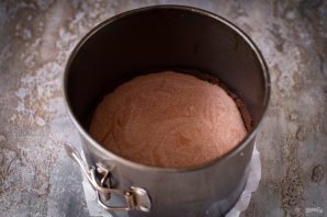 Шоколадный чизкейк с выпечкой