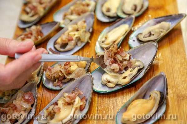 Зеленые мидии, запеченные с беконом и сыром Зеленые мидии, запеченные с беконом и сыром