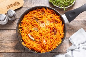 Морковь жареная с луком Морковь жареная с луком