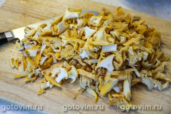 Скьяччатина с лисичками (Schiacciatina) Скьяччатина с лисичками (Schiacciatina)