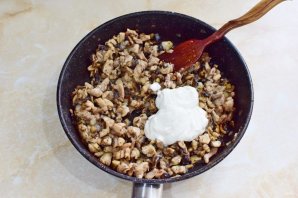 Слоеный пирог с курицей и грибами Слоеный пирог с курицей и грибами