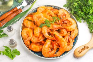 Жареные креветки с томатной пастой