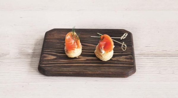 Праздничные канапе на основе из слоеного теста, пошаговый рецепт с фото Праздничные канапе на основе из слоеного теста, пошаговый рецепт с фото