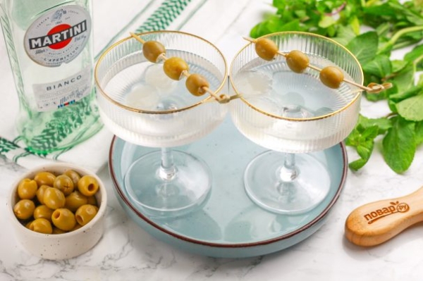 Мартини с оливкой Мартини с оливкой