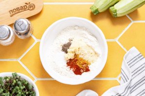 Кабачки в кляре с чесноком