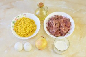 Куриная печень с макаронами Куриная печень с макаронами