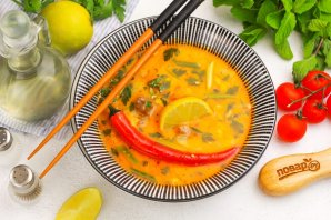 "Том ям" с курицей