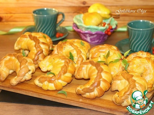 Плетеные булочки на молоке с начинкой