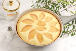 Яблочный пирог на сковороде Яблочный пирог на сковороде