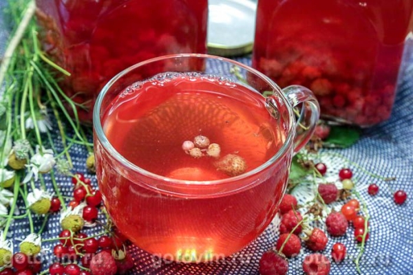 Компот из малины и красной смородины на зиму