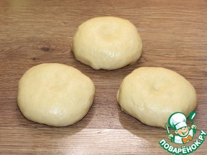 Сдобный пасхальный хлеб с тремя начинками