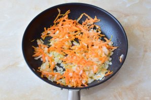 Рулет из фарша с грибами