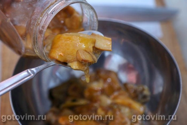 Соус из соленых грибов со сметаной и яйцами Соус из соленых грибов со сметаной и яйцами