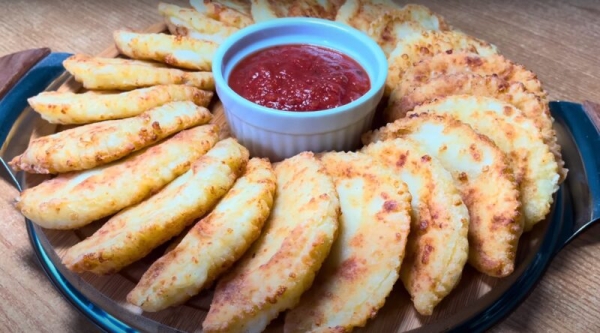 Мини-чебуреки на творожном тесте. Простой и вкусный рецепт Мини-чебуреки на творожном тесте. Простой и вкусный рецепт