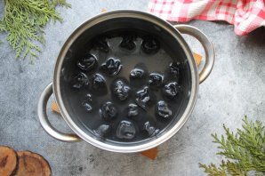 Черные пельмени Черные пельмени