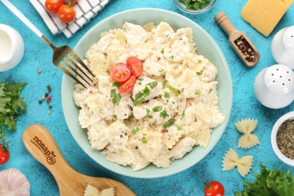 Фарфалле с курицей в сливочном соусе Фарфалле с курицей в сливочном соусе