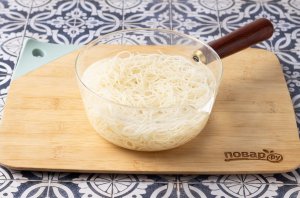 Холодная лапша с соевым молоком "Конггуксу" Холодная лапша с соевым молоком "Конггуксу"