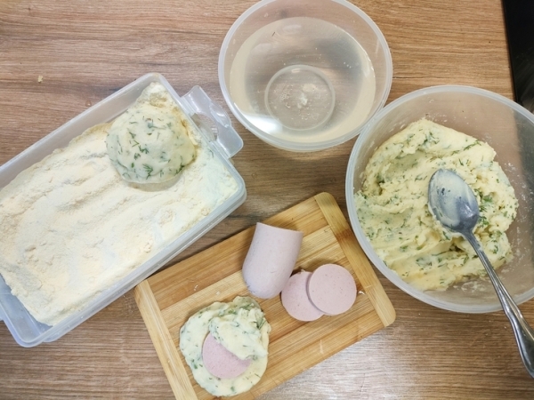 Картофельные зразы с колбасой