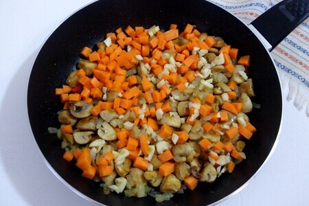 Жаркое в горшочке под съедобной крышечкой Жаркое в горшочке под съедобной крышечкой