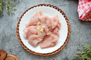 Индейка на пару в мультиварке с овощами Индейка на пару в мультиварке с овощами