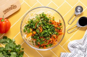 Салат из пророщенной сои по-корейски Салат из пророщенной сои по-корейски