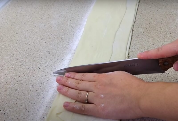 Мука и кипяток. Пирожки из хрустящего тонкого теста: начинка сочная, ароматная и нежная Мука и кипяток. Пирожки из хрустящего тонкого теста: начинка сочная, ароматная и нежная