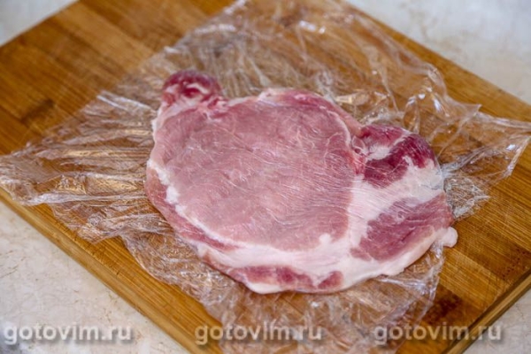 Мясные рулетики в панировке с моцареллой и помидорами Мясные рулетики в панировке с моцареллой и помидорами