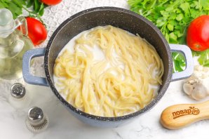 Спагетти с сыром и сливками Спагетти с сыром и сливками