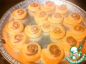 Слоеные "улитки" с тунцом Слоеные "улитки" с тунцом